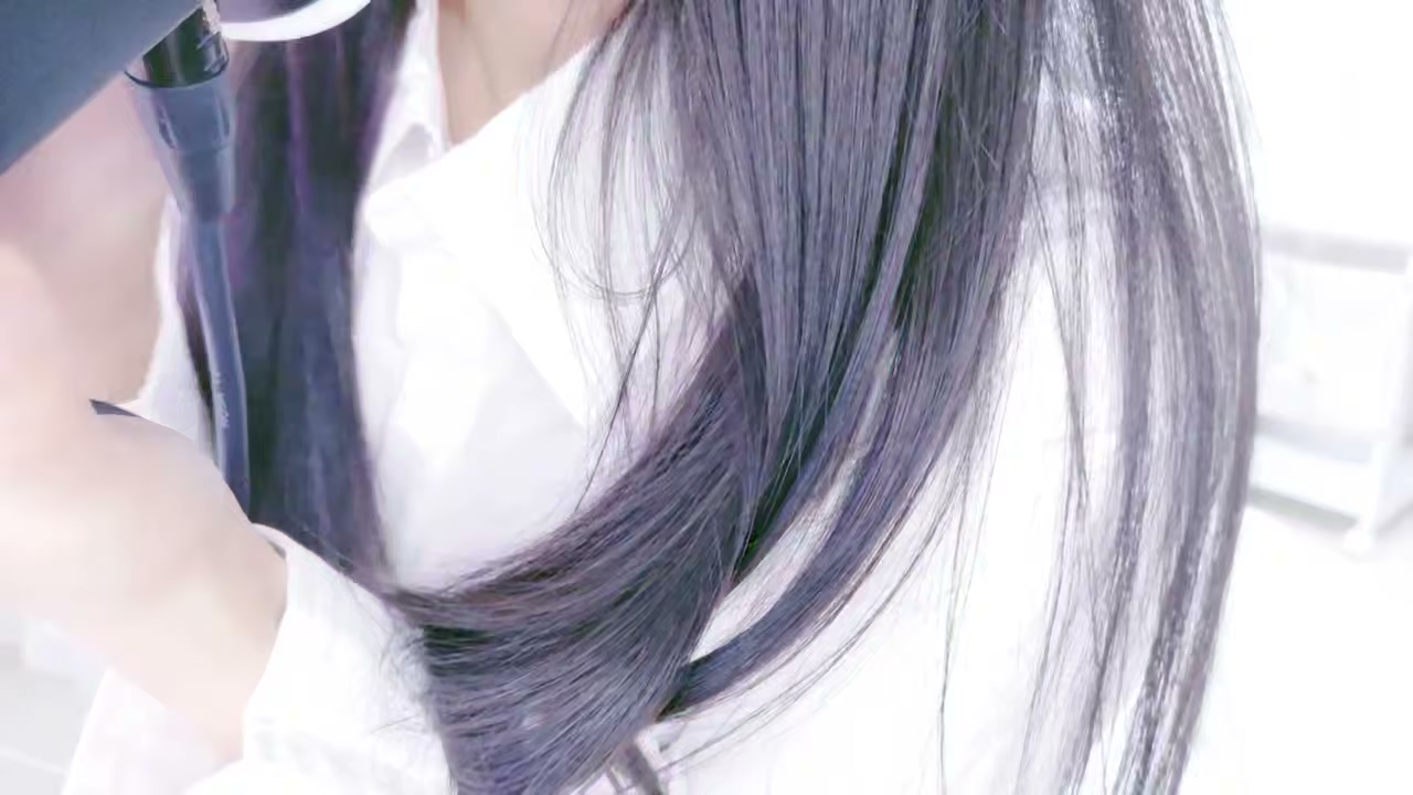 夜世 吃醋女友的耳舔挑逗支持 180MB